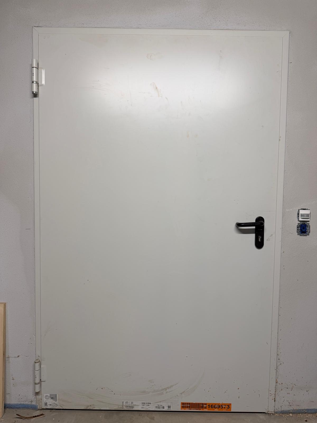 Abnahme von Feststellanlagen und Brandschutztüren